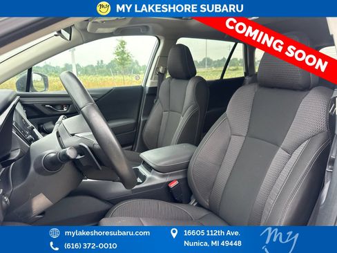 Used 2025 Subaru Outback Premium AWD/4WD image 14