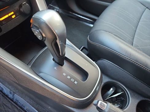 Used 2019 Chevrolet Trax LT w/ LT Convenience Package FWD image 33