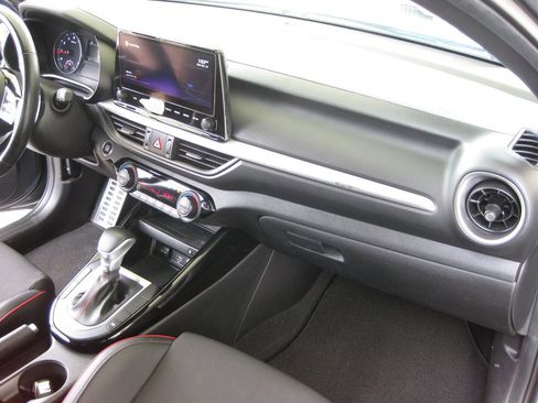 Used 2022 Kia Forte GT image 32