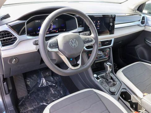 New 2025 Volkswagen Taos SE image 3