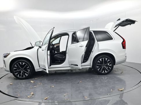 Used 2025 Volvo XC90 B5 Plus AWD/4WD image 69