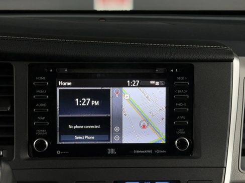 Used 2020 Toyota Sienna Limited image 31