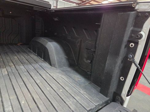 Used 2021 GMC Sierra 1500 AT4 w/ AT4 Premium Package AWD/4WD image 33