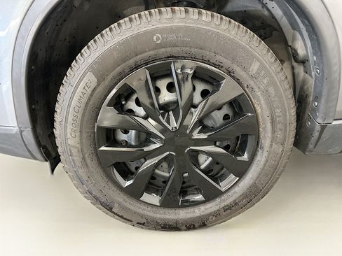 Used 2016 Nissan Rogue S AWD/4WD image 34