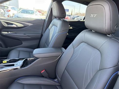 New 2026 Buick Envista Sport Touring w/ Convenience I Package image 13