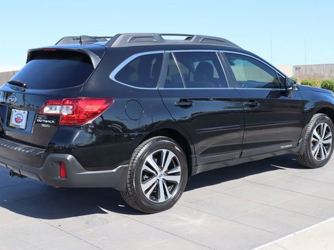 Used 2018 Subaru Outback 3.6R Limited image 5