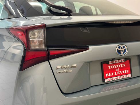 Used 2019 Toyota Prius LE image 7