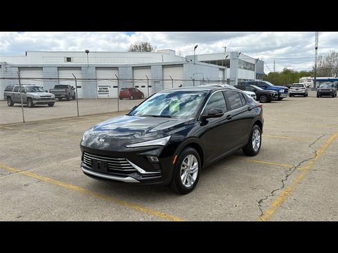 Used 2024 Buick Envista Preferred FWD image 2