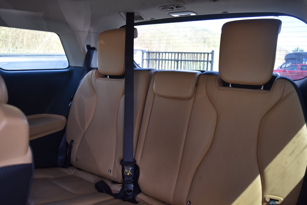 Used 2023 Kia Carnival LX FWD image 9