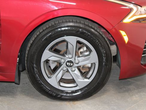 Used 2021 Kia K5 LX FWD image 13
