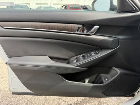 Used 2019 Honda Accord EX image 21