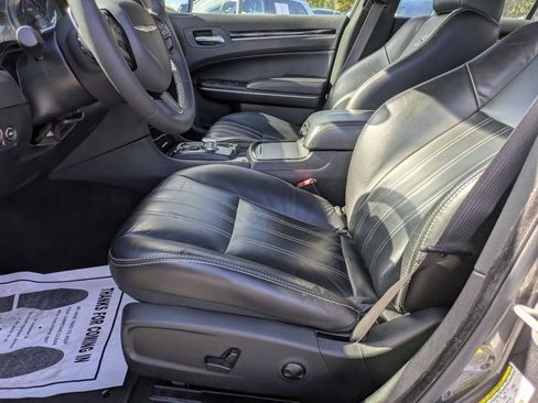 Used 2023 Chrysler 300 S image 18