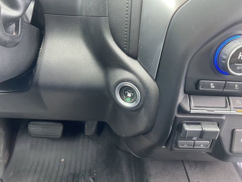 Used 2021 Chevrolet Silverado 1500 LT image 25