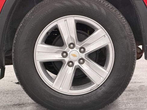 Used 2020 Chevrolet Trax LT w/ LT Convenience Package image 9