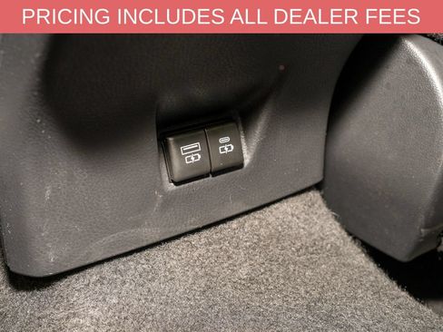 Used 2025 Toyota Camry SE FWD image 7