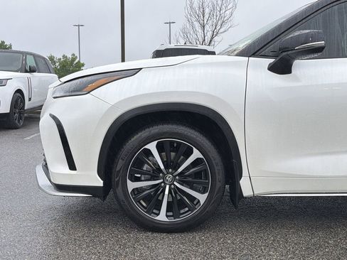 Used 2021 Toyota Highlander XSE FWD image 9