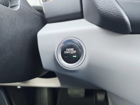 Used 2023 GMC Terrain SLE w/ Driver Convenience Package image 31