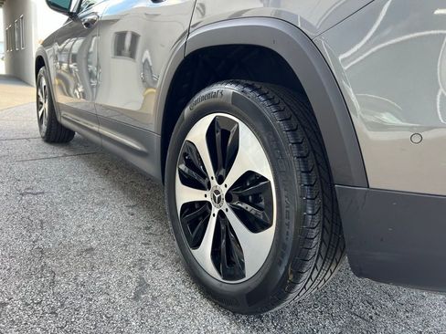 Used 2025 Mercedes-Benz GLB 250 4MATIC image 9