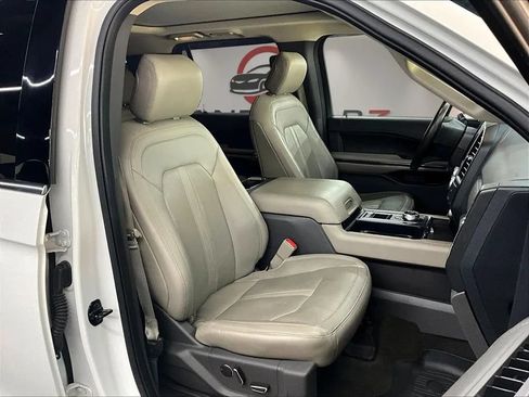 Used 2020 Ford Expedition Limited w/ Equipment Group 302A RWD image 30