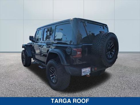 Used 2025 Jeep Wrangler Unlimited Rubicon image 3