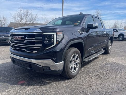 Used 2024 GMC Sierra 1500 SLT AWD/4WD image 2