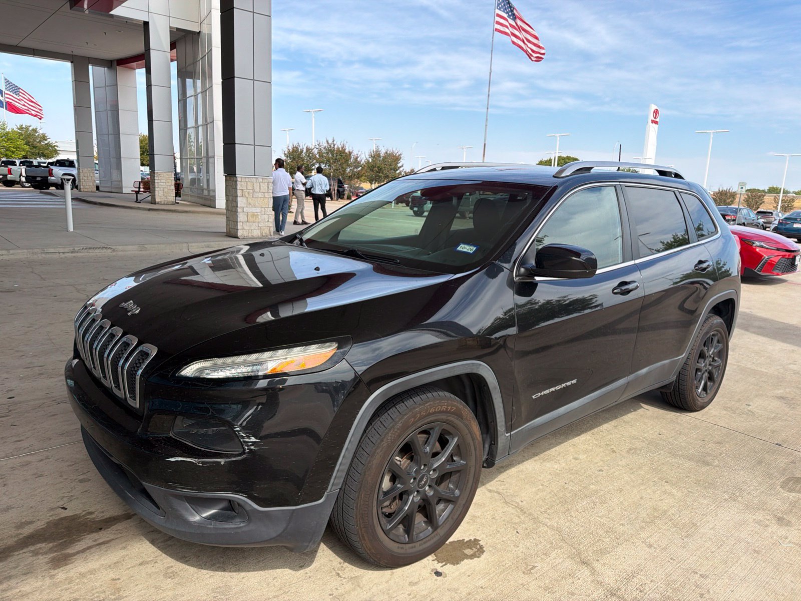 Used 2016 Jeep Cherokee Latitude FWD image 1