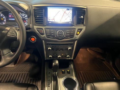 Used 2017 Nissan Pathfinder SL w/ SL Premium Package image 16