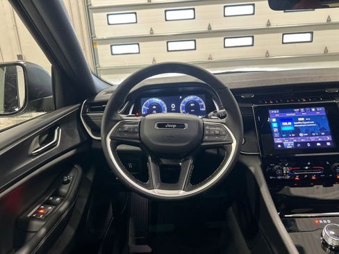 New 2026 Jeep Grand Cherokee L Laredo image 27