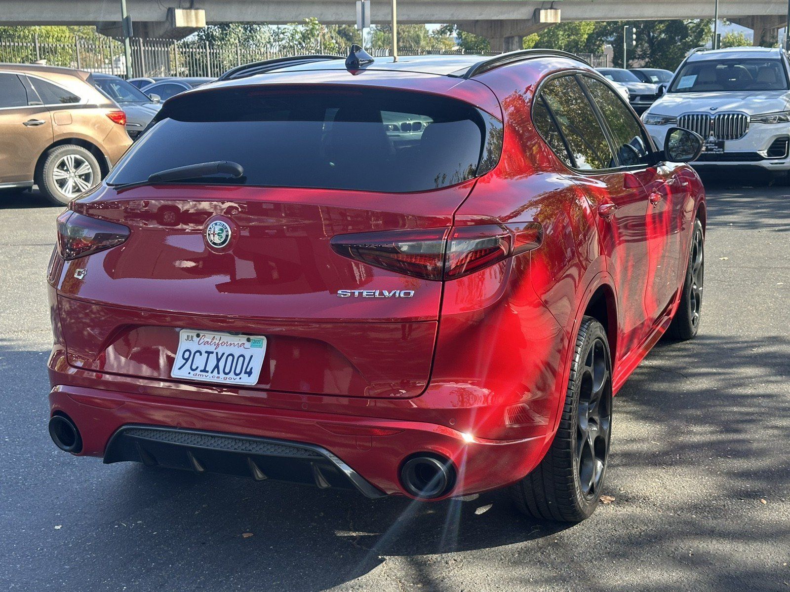 Used 2022 Alfa Romeo Stelvio Veloce AWD/4WD image 9