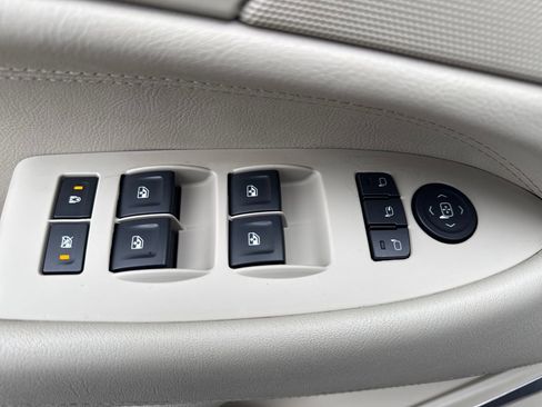 Used 2016 Cadillac Escalade Luxury image 19