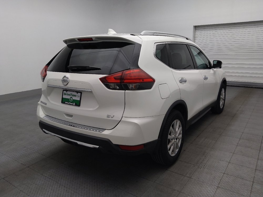 Used 2017 Nissan Rogue SV w/ SV Premium Package FWD image 9