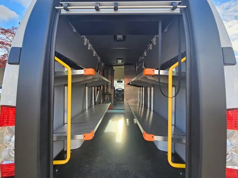 New 2024 RAM ProMaster 3500 w/ Delivery Van Package FWD image 13