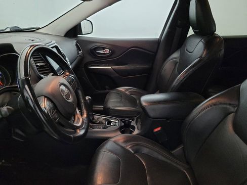 Used 2019 Jeep Cherokee Limited AWD/4WD image 17