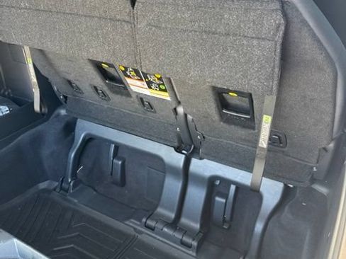 Used 2024 Toyota Sienna XSE w/ XSE Plus Package FWD image 6