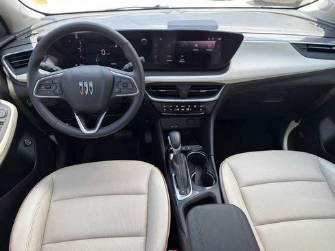 Used 2025 Buick Encore GX Avenir w/ Avenir Technology Package FWD image 26