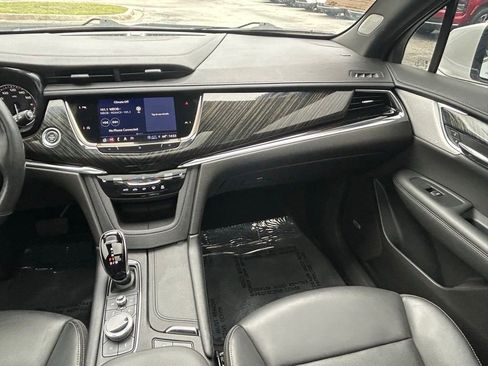 Used 2021 Cadillac XT6 Premium Luxury AWD/4WD image 17