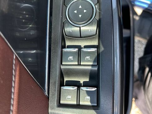 Used 2022 Ford F150 Lariat w/ Equipment Group 502A High AWD/4WD image 11