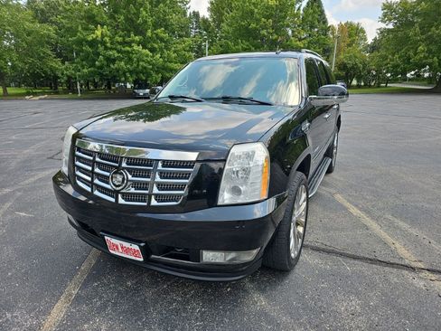 Used 2008 Cadillac Escalade AWD image 2