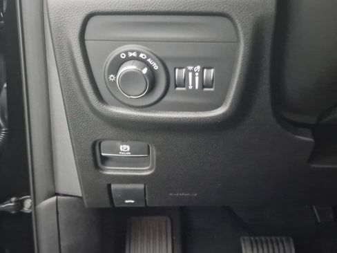 New 2025 Jeep Grand Cherokee L Altitude image 19