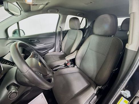 Used 2020 Chevrolet Trax LS w/ Tint and Cruise Package AWD/4WD image 22