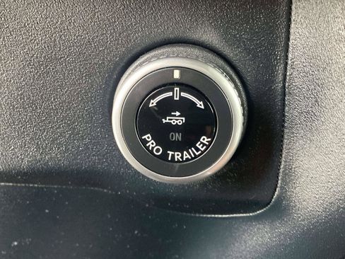 Certified 2025 Lincoln Navigator L Reserve image 32