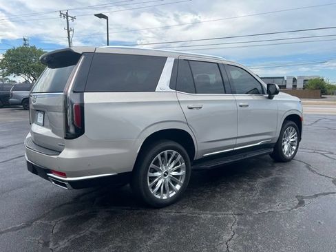 Used 2022 Cadillac Escalade Premium Luxury AWD/4WD image 6
