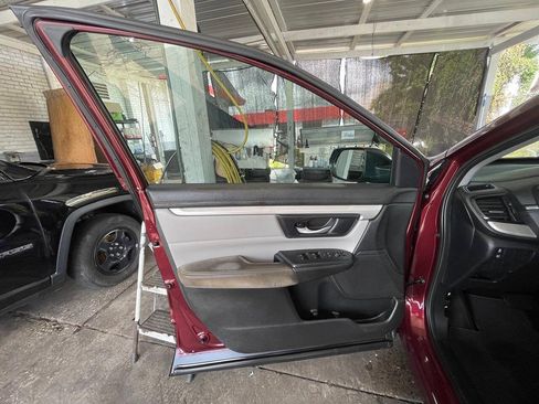 Used 2019 Honda CR-V LX image 8