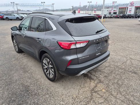 Used 2022 Ford Escape Titanium image 5