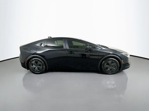 Used 2026 Toyota Prius Plug-In Hybrid FWD image 4