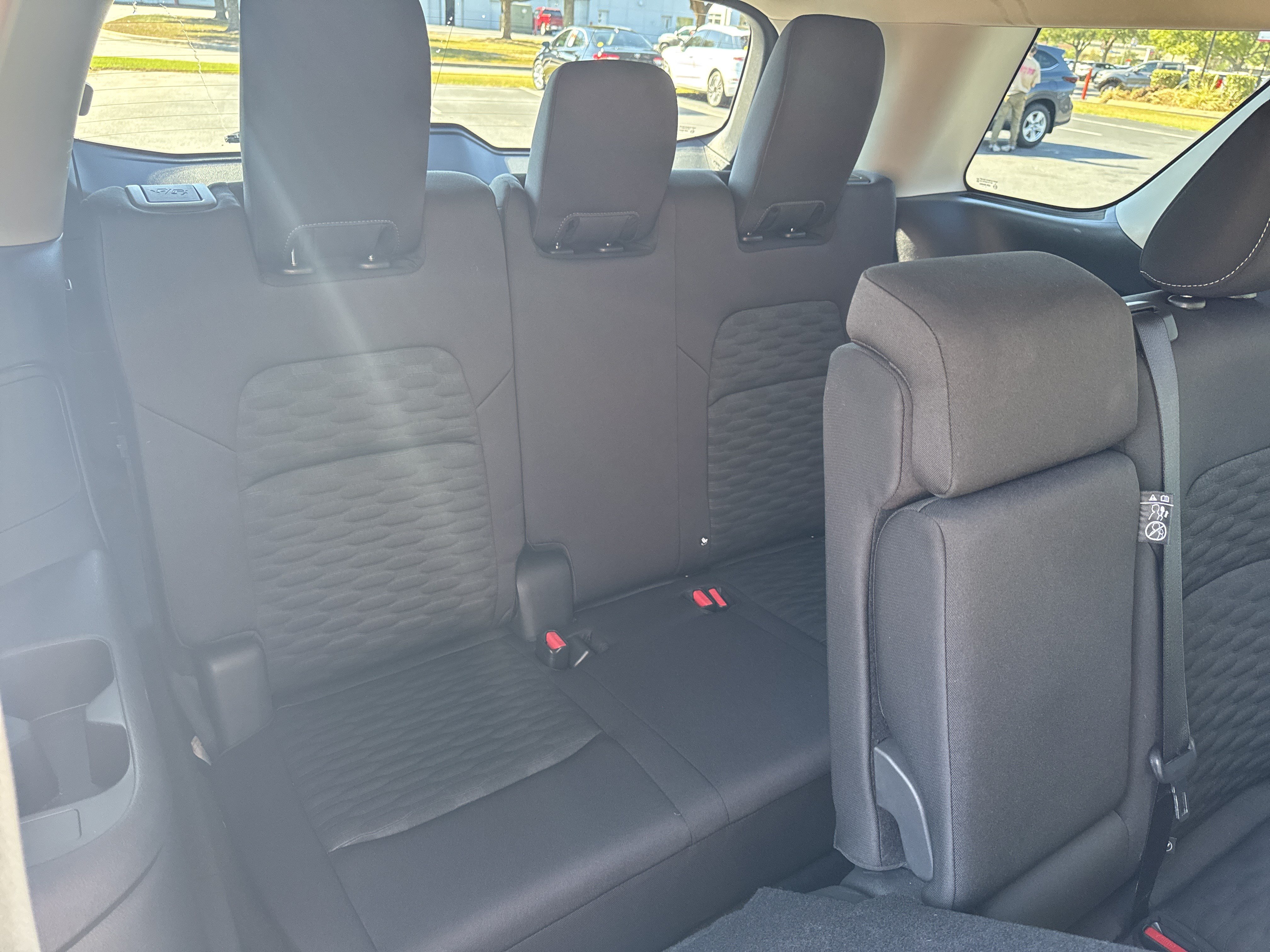Used 2025 Nissan Pathfinder SV AWD/4WD image 33