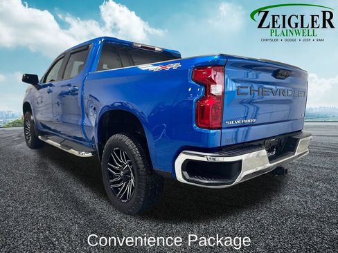 Used 2023 Chevrolet Silverado 1500 LT AWD/4WD image 4
