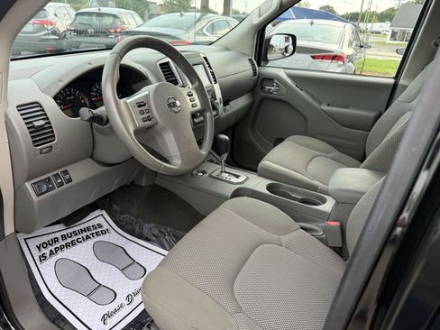 Used 2020 Nissan Frontier SV w/ Midnight Edition Floor Mats AWD/4WD image 7
