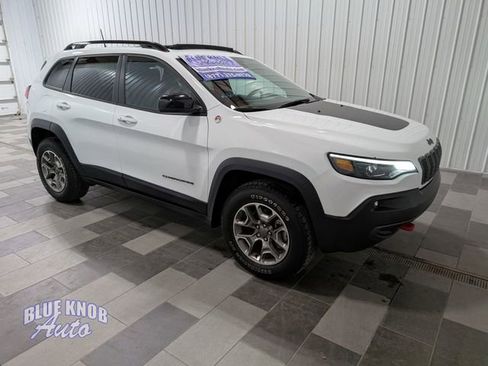 Used 2022 Jeep Cherokee Trailhawk w/ Sun, Sound & Nav Group AWD/4WD image 5