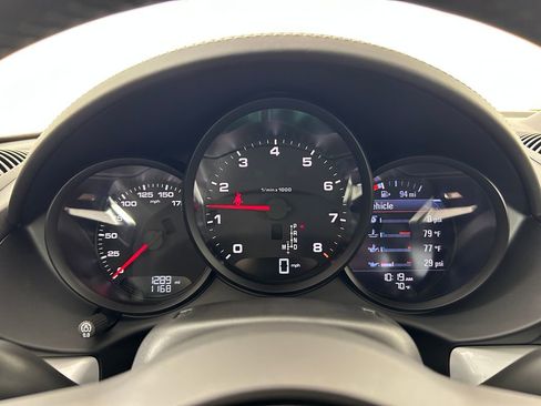 Used 2024 Porsche 718 Cayman RWD image 21